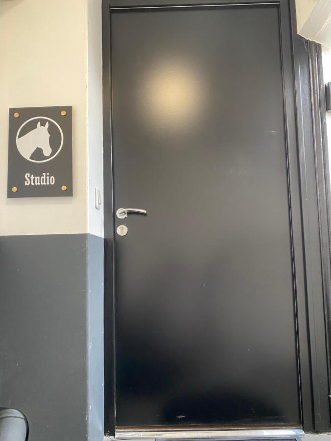 Ferienwohnung A La Tete De Cheval Épernay Exterior foto